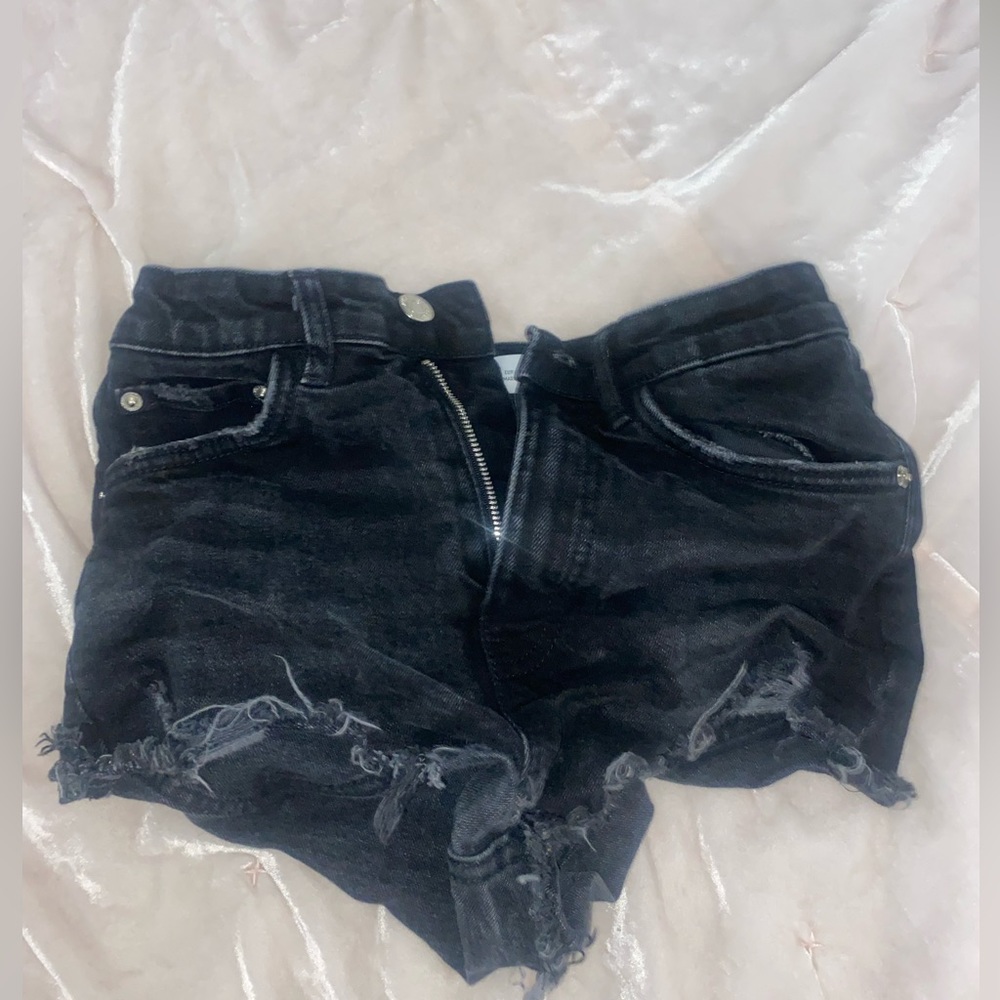 ZARA black jean shorts 🫧🖤☁️